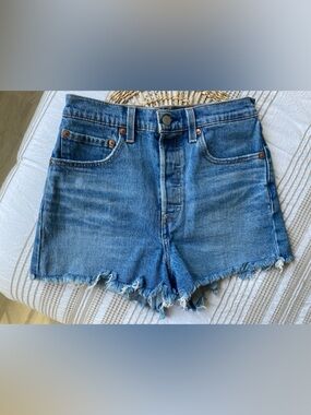 Levi's Ribcage Distressed Frayed Hem Women's Jean Shorts